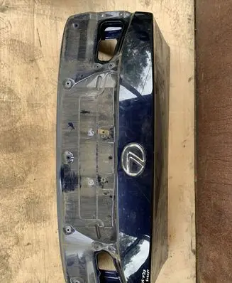 Lexus IS 200-300 Tailgate/trunk/boot lid