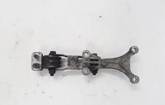 Engine mount bracket