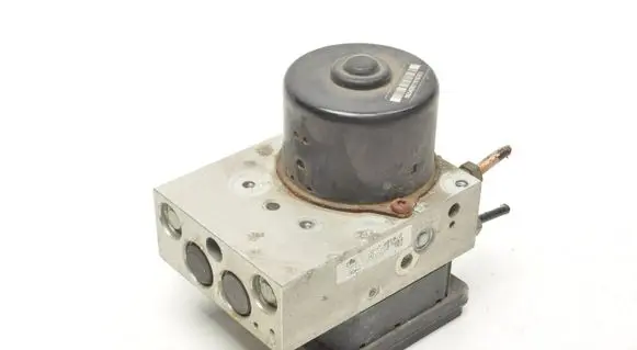 Volvo V70 ABS Pump 30714952
