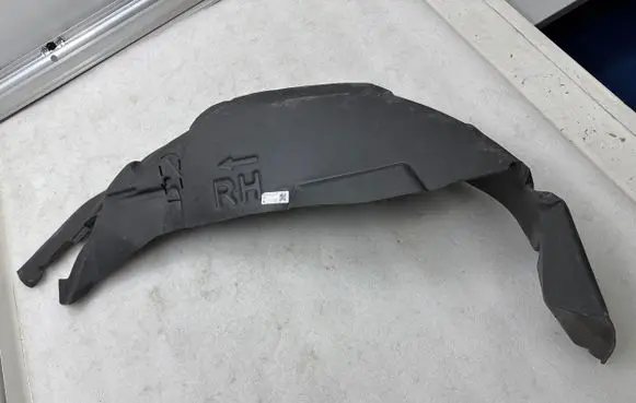 Tesla Model Y Other trunk/boot trim element 178211100A 66800VV00360XN U01101S00