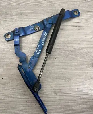 Peugeot 406 Tailgate/trunk/boot hinge
