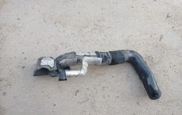 Volvo C30 Turbo air intake inlet pipe/hose 3M519A673HG