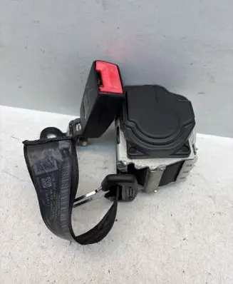 Volkswagen PASSAT B6 Middle seatbelt (rear) 1003168D48 3C0857807H 10102005