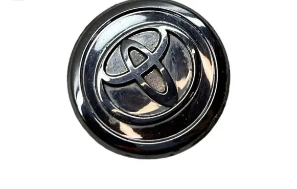 Toyota Avensis T250 Original wheel cap 426030F010