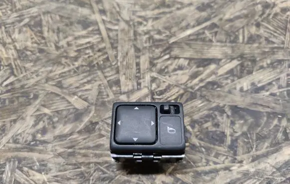 Nissan Micra Wing mirror switch 050627