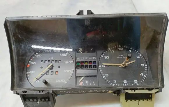 Volkswagen Golf II Speedometer (instrument cluster) X161207770