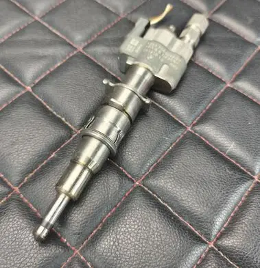 BMW 3 E90 E91 Fuel injector 7589048 10181010 758904809