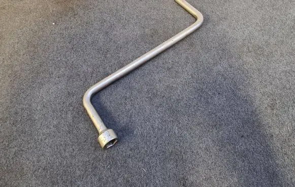 BMW X5 E53 Wheel nut wrench 1095831