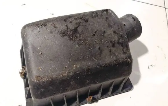 Ford Fiesta Air filter box 96ff9600ch