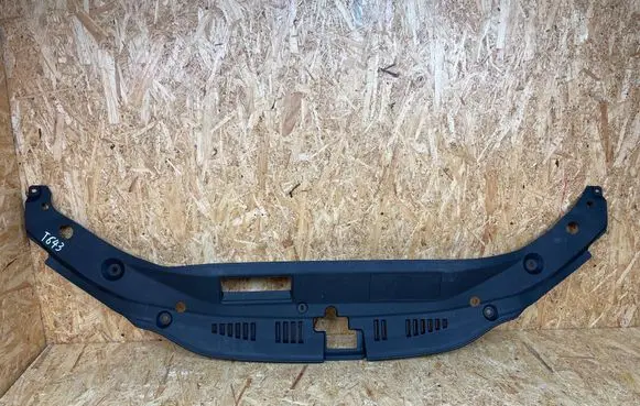 Lexus ES 250 - 300 - 330 Engine bonnet/hood lock trim molding 53295-33140