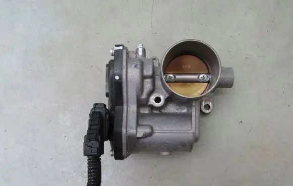Suzuki SX4 S-Cross Throttle valve 29020381