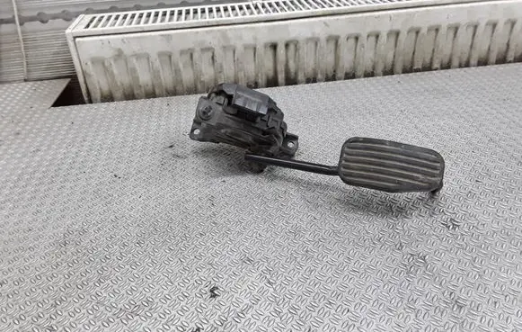 Volvo S70 V70 V70 XC Accelerator throttle pedal 9447135