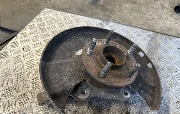 Opel Insignia A Front wheel hub