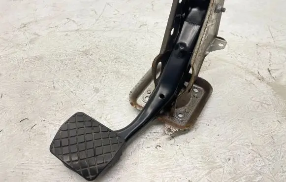 Skoda Octavia Mk2 (1Z) Brake pedal 1K1723057AL