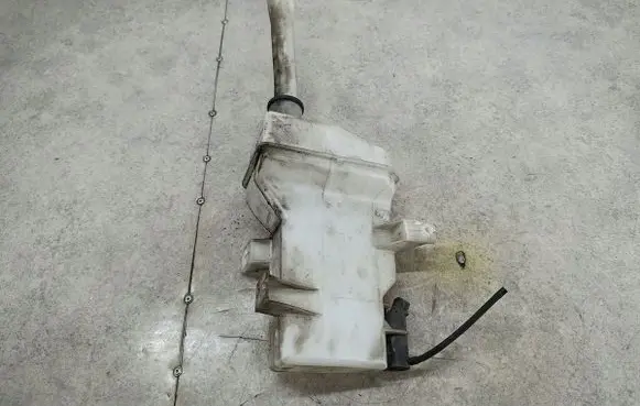 Hyundai H-1, Starex, Satellite Windshield washer fluid reservoir/tank 986104H000
