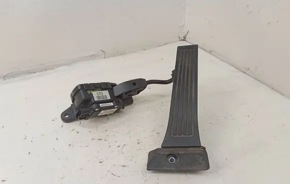 Hyundai ix35 Accelerator throttle pedal 327272S00 HBH0384A2S900