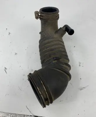 Mitsubishi L200 Air intake duct part MN171012