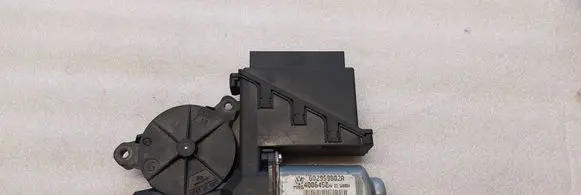 Volkswagen Polo Front door window regulator with motor 6Q2959802A
