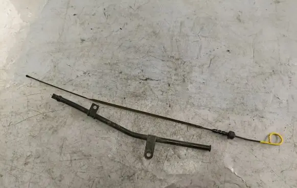 Suzuki Grand Vitara I Oil level dip stick 