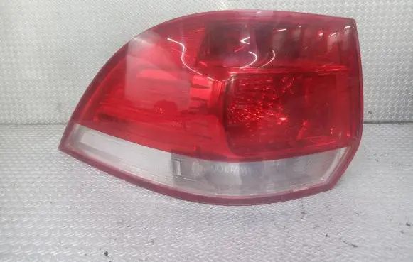 Volkswagen Golf V Rear/tail lights 05001HOM01L