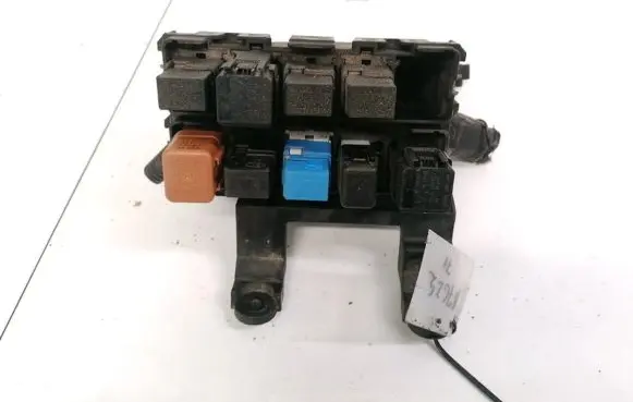 Nissan Almera Tino Fuse box set