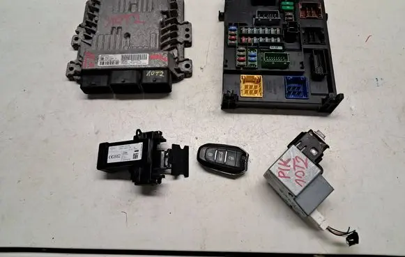 Engine ECU kit and lock set