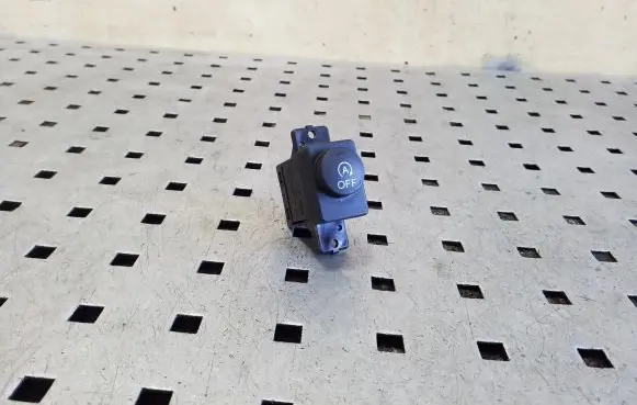 Other switches/knobs/shifts