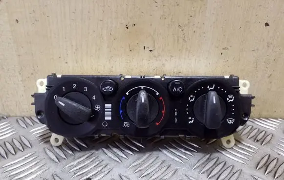 Ford Focus Climate control unit CJ5T19980AK