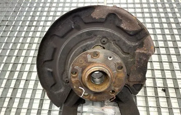Volkswagen Golf VII Front wheel hub spindle knuckle