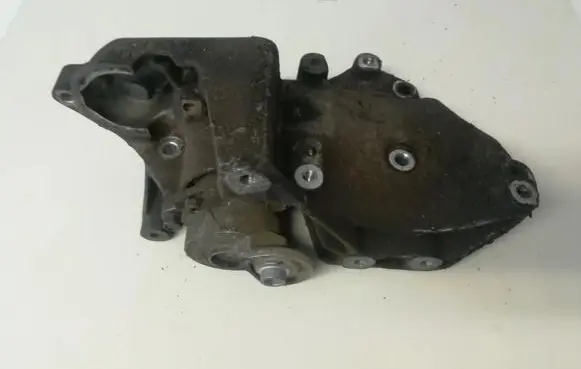 Opel Vectra B Engine mounting bracket 90528682