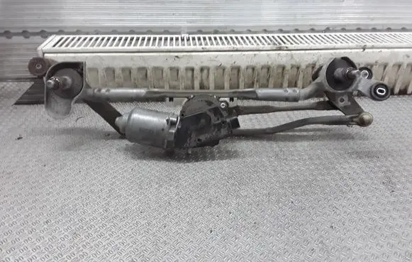 Mazda 5 Front wiper linkage and motor