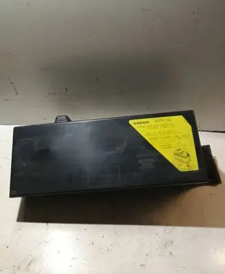 Volvo XC90 Battery box tray cover/lid 8697004