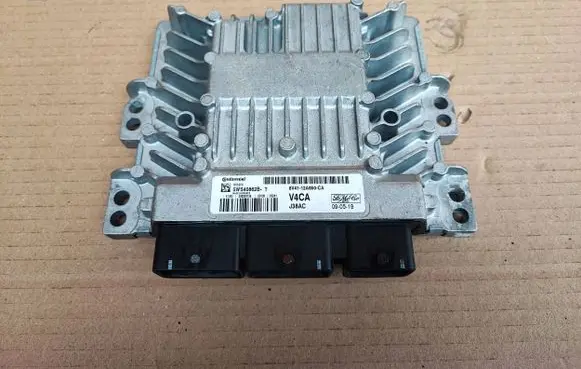 Ford Kuga I Engine control unit/module 8V4112A650CA 8V41-12A650-CA