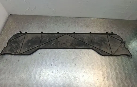 Volvo V60 Front bumper skid plate/under tray 31386719