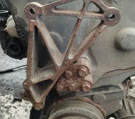 Ford Galaxy Engine mounting bracket