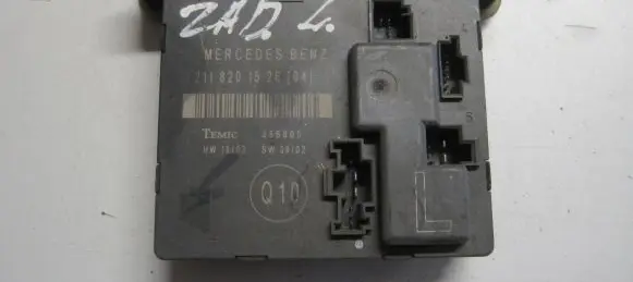 Mercedes-Benz E W211 Door control unit/module 2118201526
