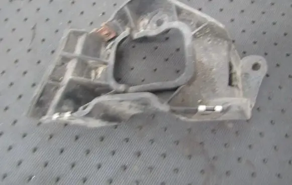Audi A6 S6 C5 4B Fender mounting bracket 4b0853921b