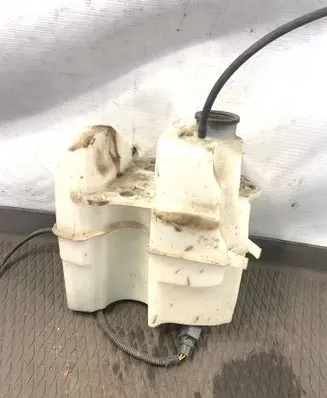 Volvo XC70 Lamp washer fluid tank 