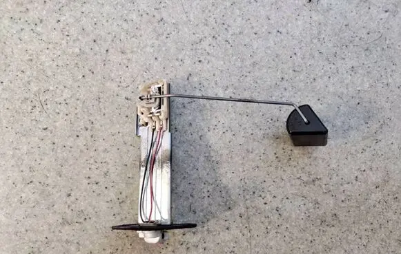 Mitsubishi Outlander Fuel level sensor CZUJNIKPALIWA22A