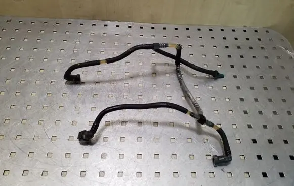 Peugeot 4007 Fuel line pipe