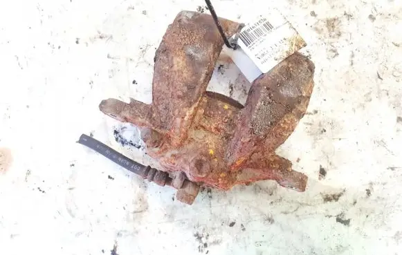 Honda CR-V Front brake caliper y04263