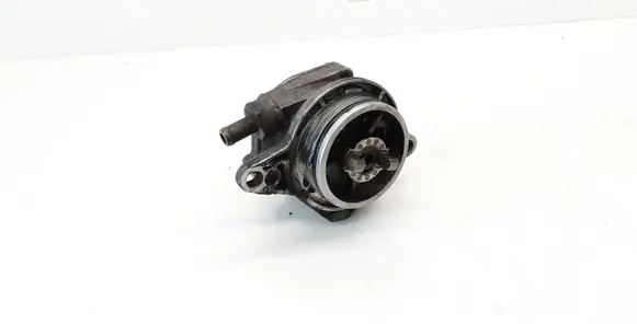 BMW 5 E39 Vacuum pump 2246126