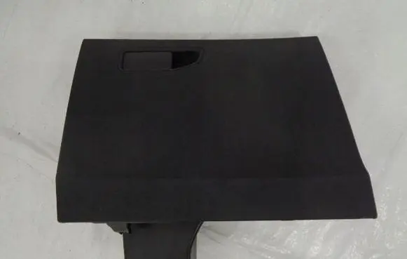 Peugeot 5008 II Glove box