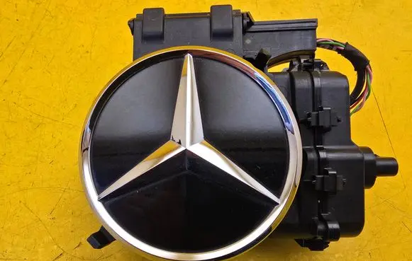 Mercedes-Benz C W205 Tailgate handle with camera 205750904