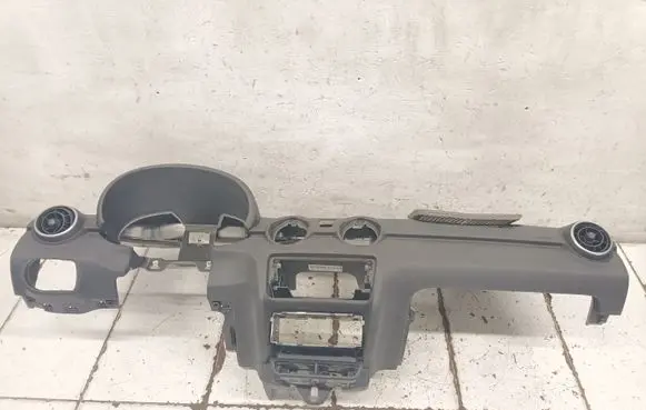Audi A1 Dashboard 8X1857067
