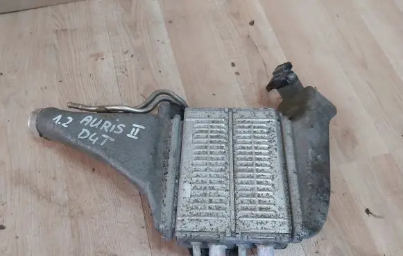 Toyota Auris E180 Intercooler radiator