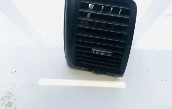 Honda Accord Dash center air vent grill e6165131500 e616-5131-500
