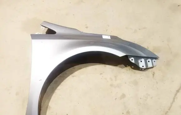 Toyota Avensis T270 Fender PILKA