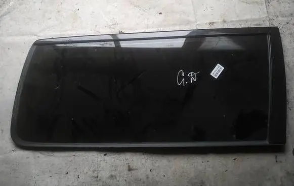 Volvo V70 Rear side window as2