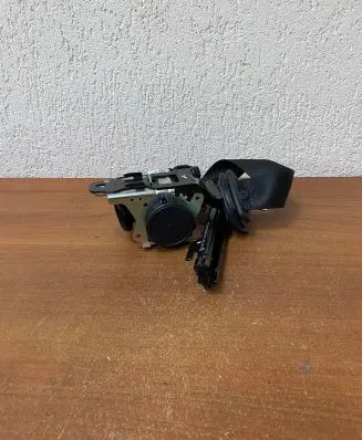 Mercedes-Benz GLC X253 C253 Front seatbelt A2058600285